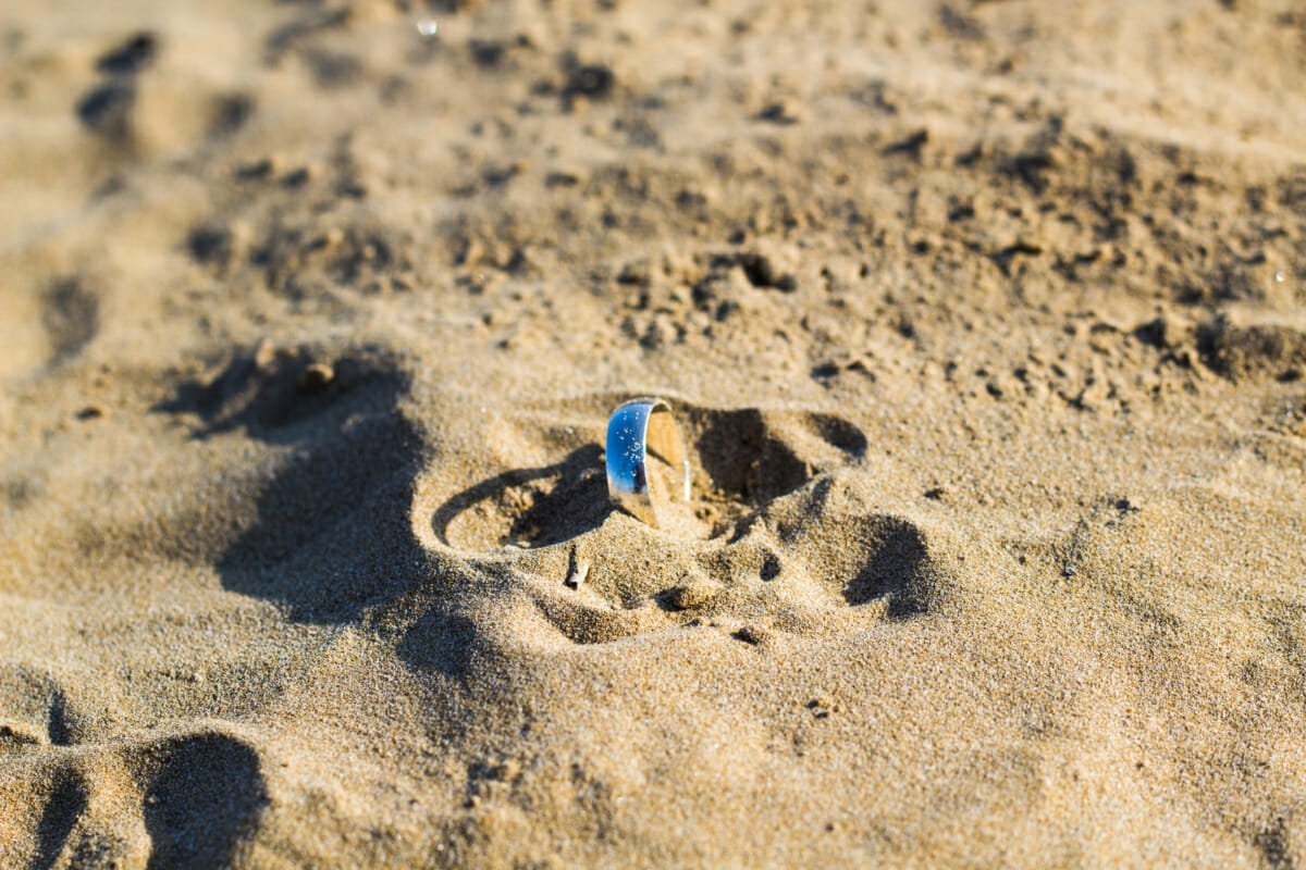 Anello di matrimonio sulla spiaggia