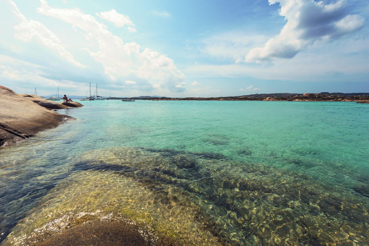 Acque turchesi delle spiagge in Sardegna