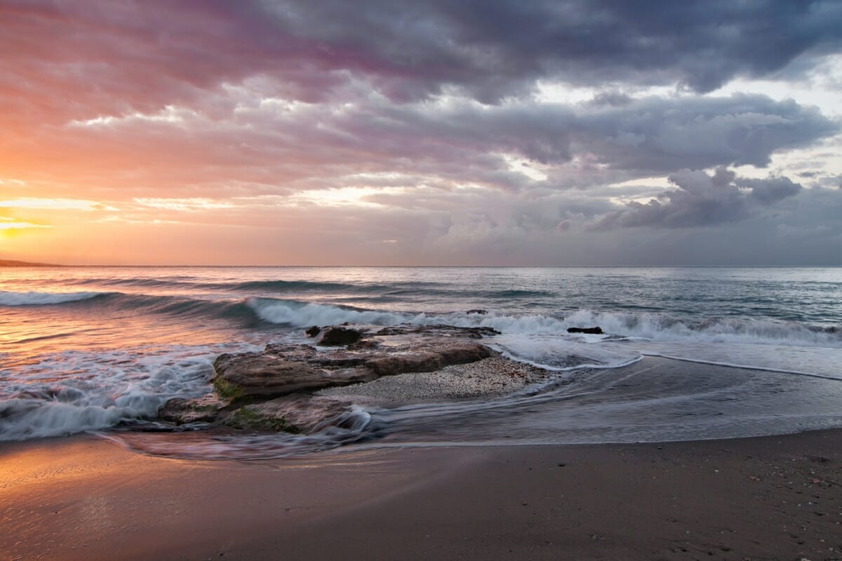 Alba in Spiaggia in Sardegna