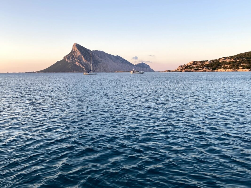 Tavolara vista da Cala Girgolu