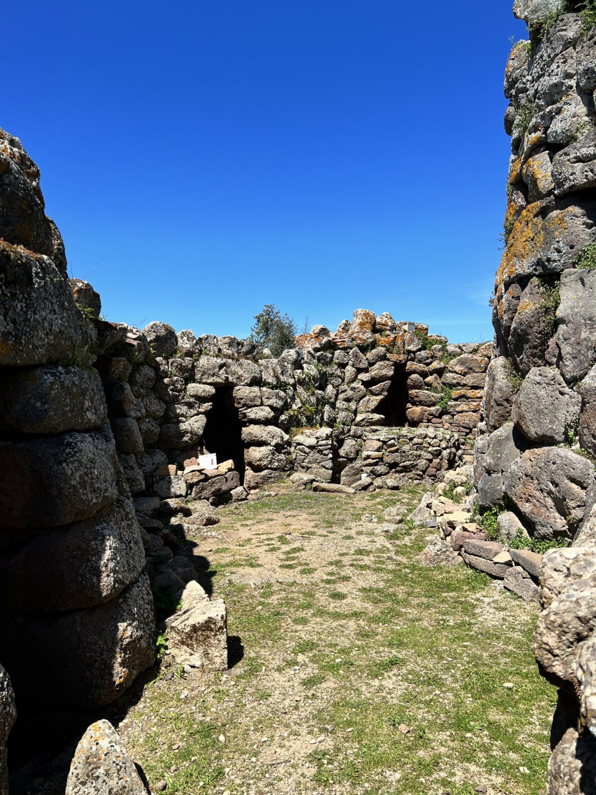 Esterno area I Nuraghe Arrubiu