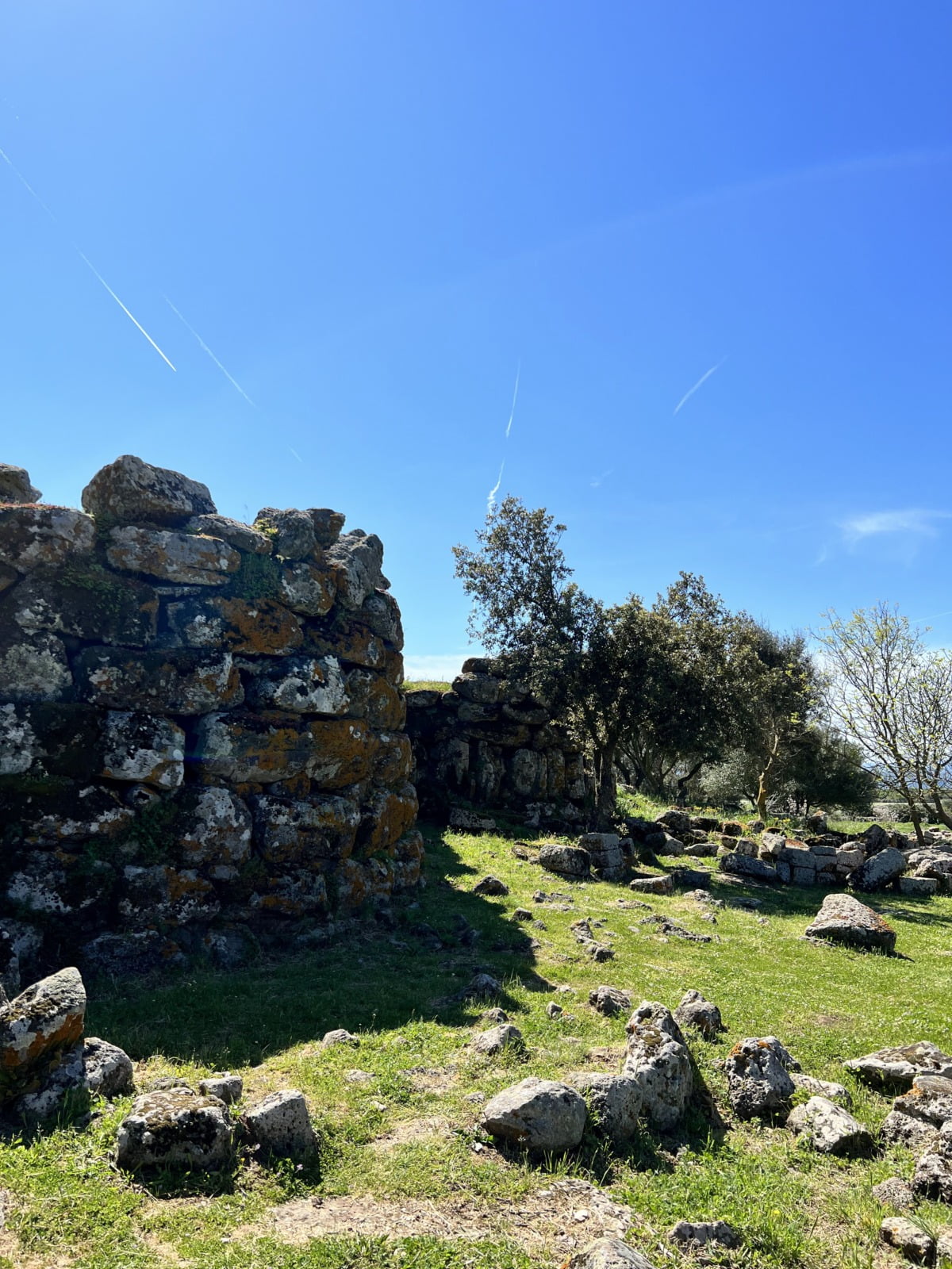 Nuraghe Arrubiu area esterna