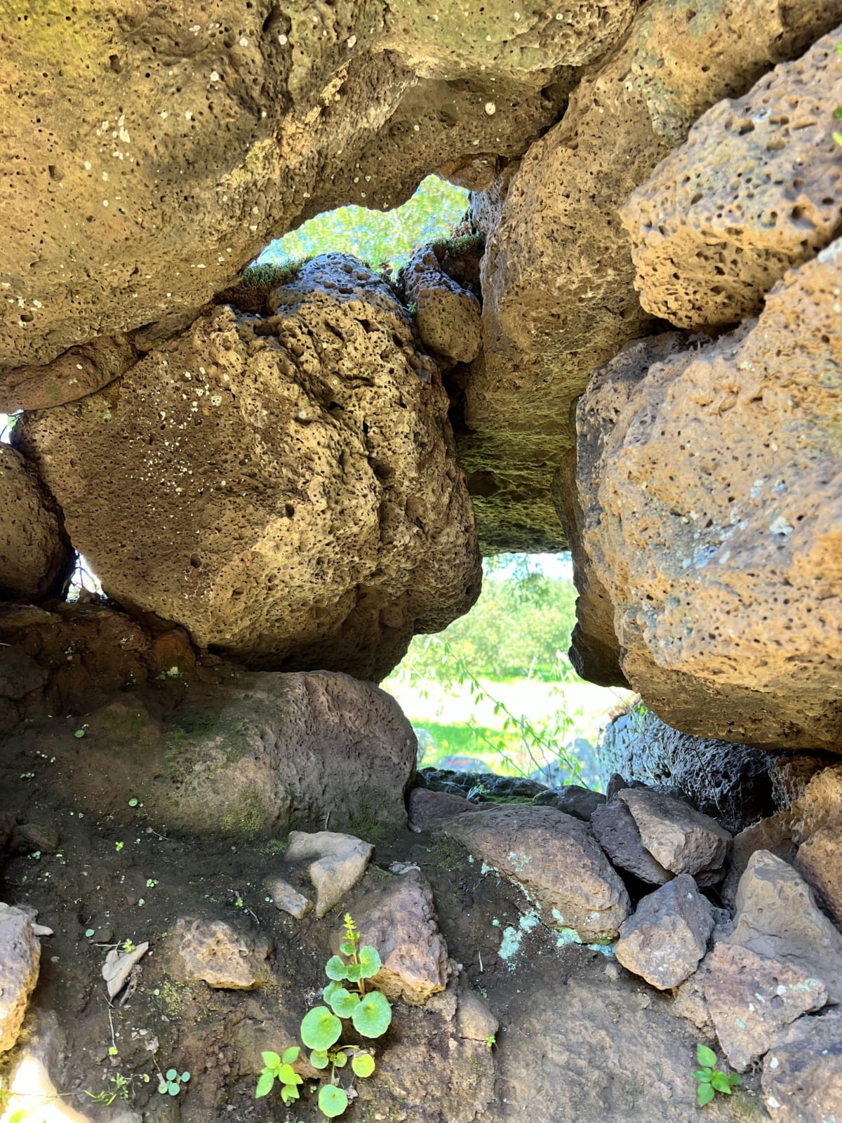 Particolare delle mura Nuraghe Arrubiu