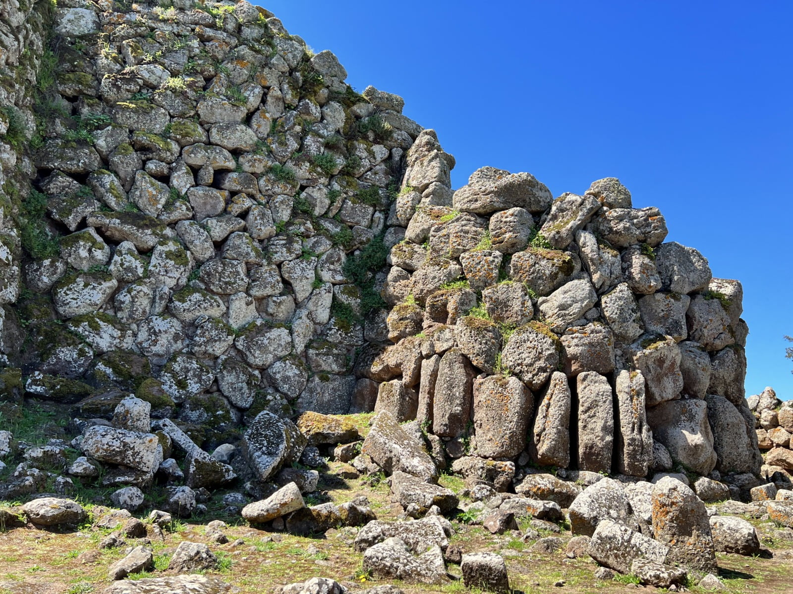 Torre del cortile Nuraghe Arrubiu